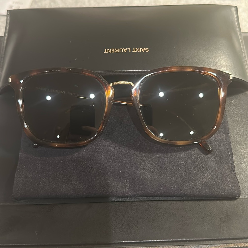 SAINT LAURENT sunglasses
